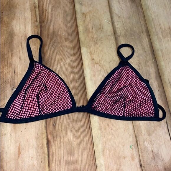 Beach Riot‎ Mesh Over Pink Bikini Top - Picture 4 of 8
